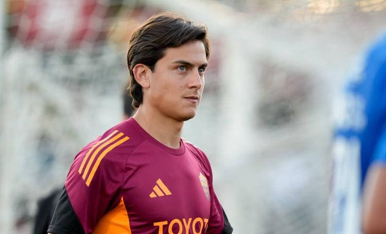 足坛狂欢夜：曼联4-4惊天平局，罗马小胜续命，贝蒂斯难求三分终止连胜